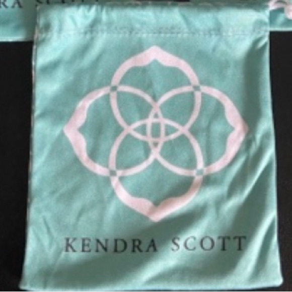 5/$18 Kendra Scott Dust Bag - Picture 2 of 2